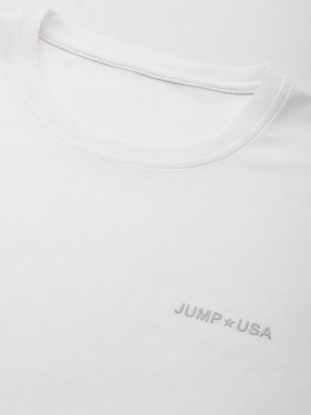 JUMP USA Men White & Black Rapid Dry Solid T-Shirt With Shorts